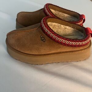 UGG Tazz Slippers